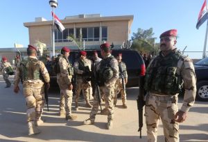des-forces-de-securite-irakiennes-sur-la-base-militaire